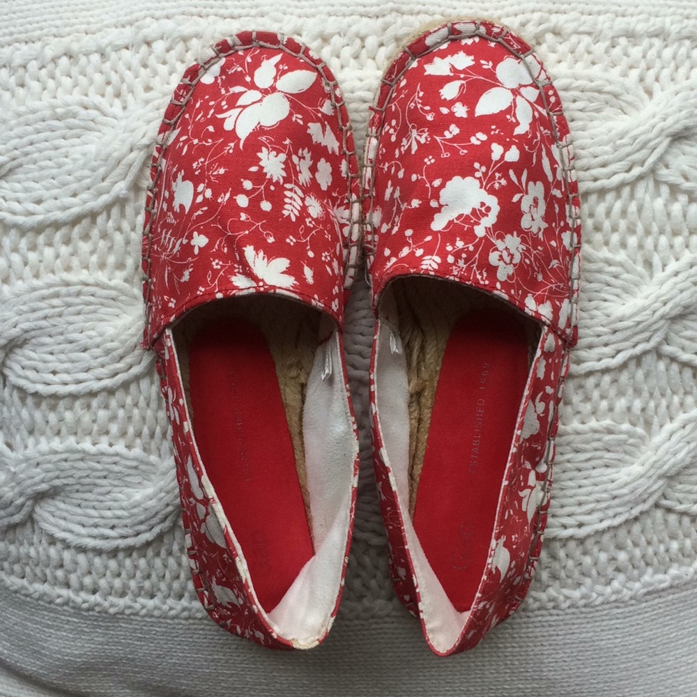 Gap slip on shoes, size 8